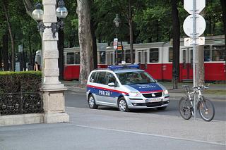 police touran-img_4.jpg