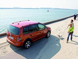 Фото туранов на главной-volkswagen-cross-touran-0260d04