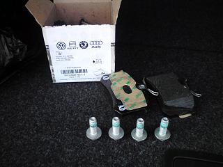 Запчасти каких марок лежат в оригинальных коробках VW-dsc00205.jpg