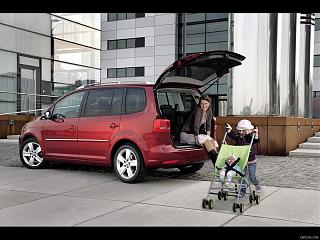 Фото туранов на главной-2011_volkswagen_touran_16_1600x1200.jpg