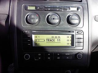 Установка MP3 адаптера YATOUR в TOURAN(RCD300)-img00053.jpg