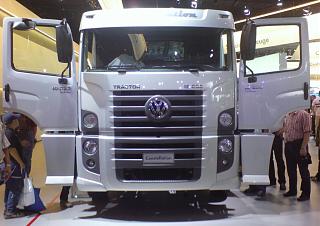 Сравниваем Туран с конкурентами-vw_constellation_bra.jpg