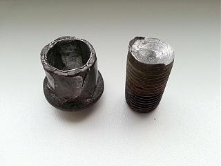 Потерял болт-секретку для откручивания колес!-4.jpg