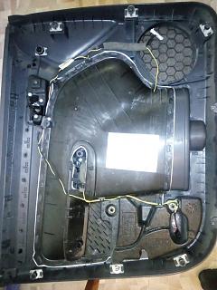 Установка фонарей подсветки в передние двери VW Touran-img_20170304_224453.jpg