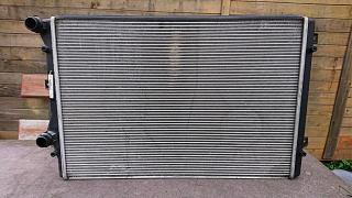 Продаю оставшиеся из комплекта ноускат б/у запчасти-radiator-dvigatelya.jpg